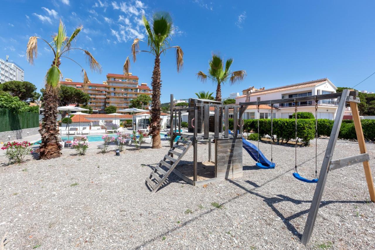Malgrat De Mar Beachfront Village ภายนอก รูปภาพ