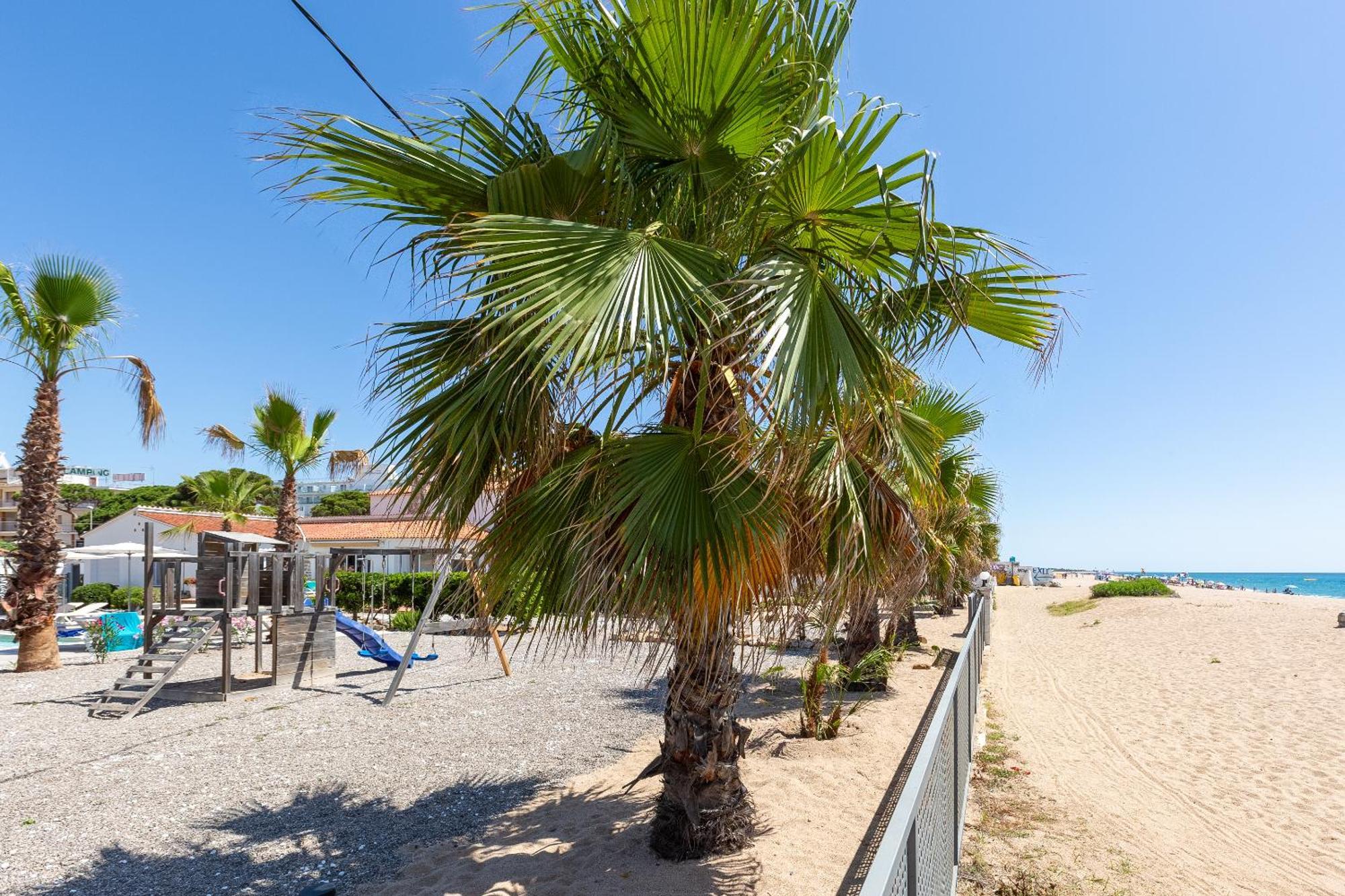 Malgrat De Mar Beachfront Village ภายนอก รูปภาพ